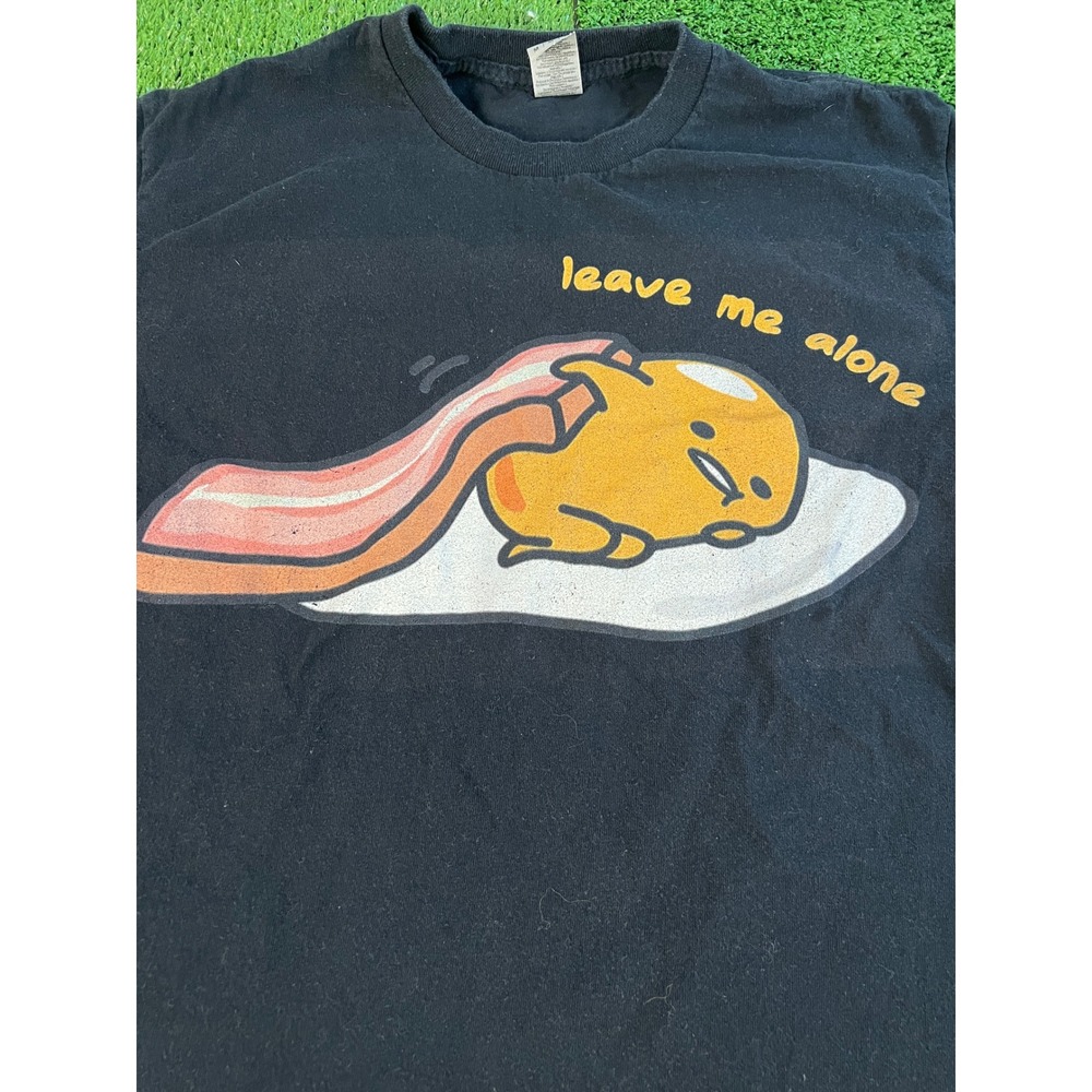 Sanrio Gudetama Leave Me‎ Alone Black Graphic T-Shirt Mens Medium Gildan Cotton - Picture 2 of 5